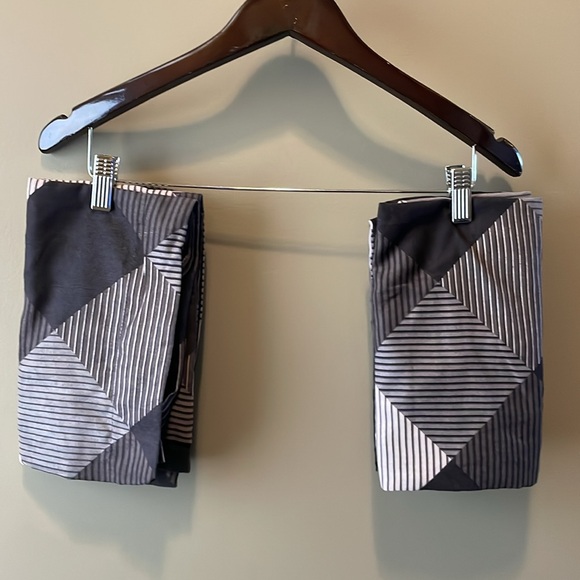 (2) Never Used Pillow Case Matching Abstract Strip Square Polyester Decorative - Picture 1 of 8